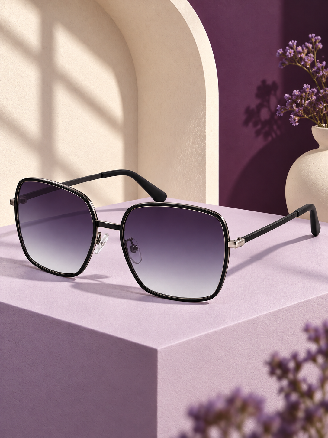 DESSON Camille black soft-square sunglasses — atmosphere gallery.